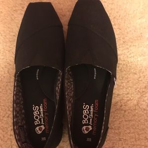 Women’s size 8 black Bobs